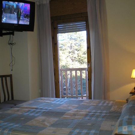 Apartamentos Turisticos Sol Y Nieve Jaca Dış mekan fotoğraf