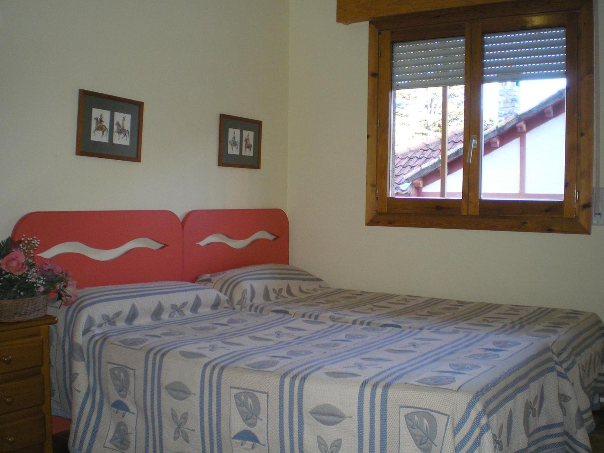 Apartamentos Turisticos Sol Y Nieve Jaca Dış mekan fotoğraf